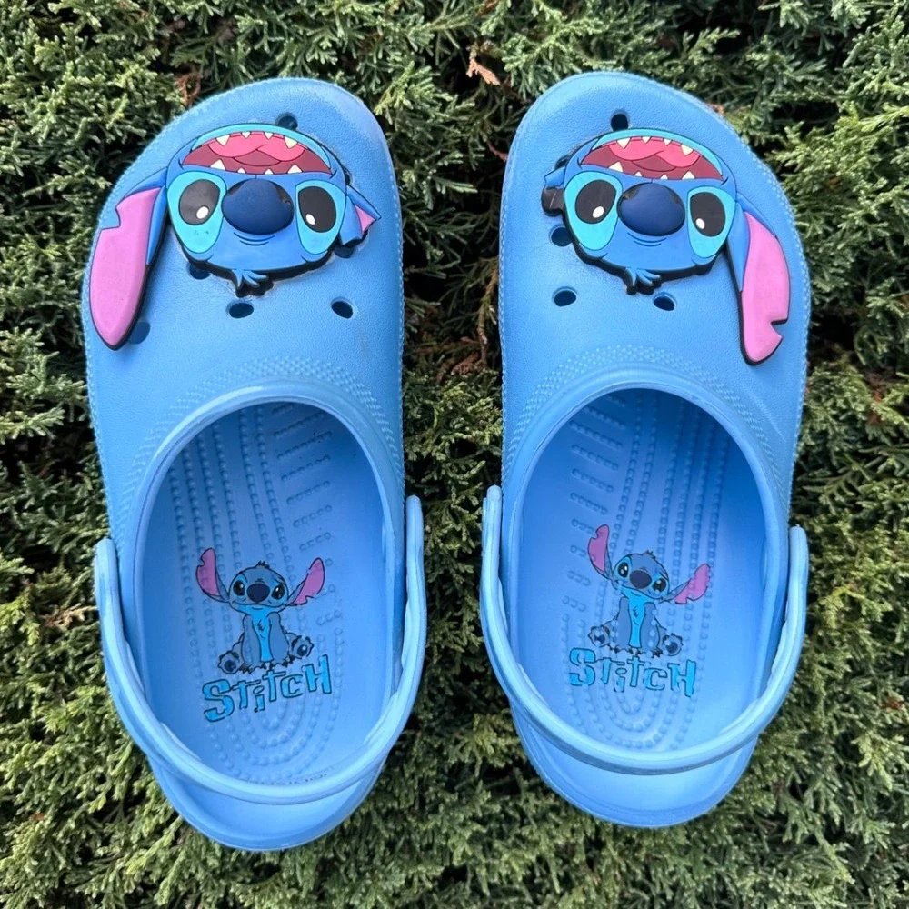 Crocs x Disney Lilo and Stitch Classic Clogs Adult Size M3 W5 - Big Kids Size J3